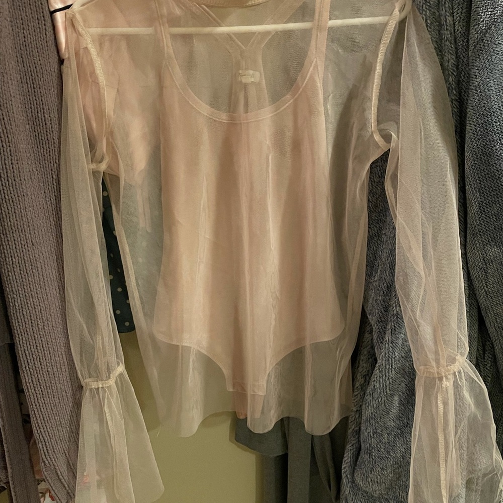 Nude sheer/mesh top. Med